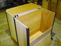合板のみにて木箱を作製することも可能です。また、お客様のニーズに合わせたカスタマイズの木箱が製作できます。